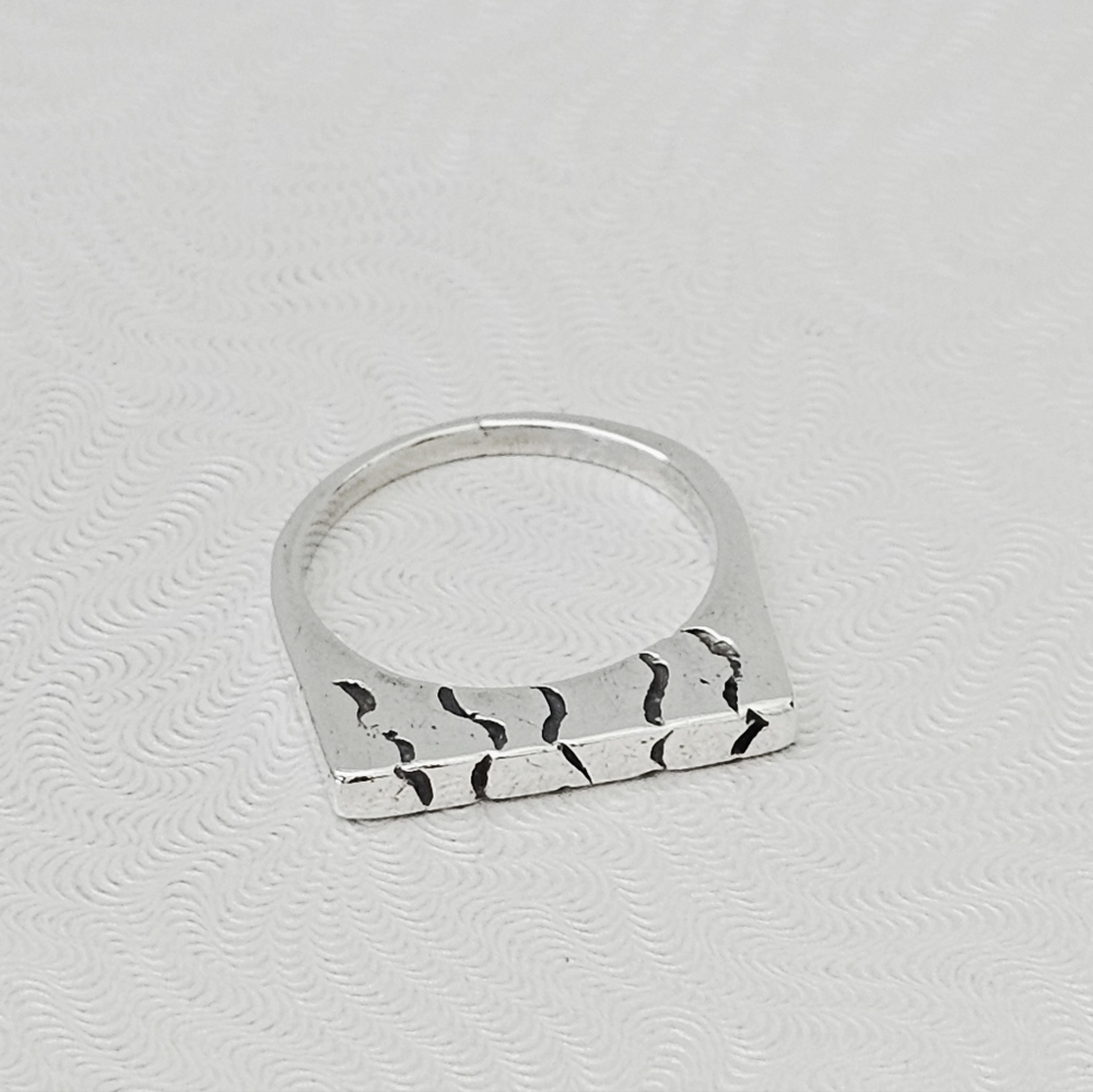 Silpada Rare Sterling Silver Etched Flat Top Vintage Stacking Ring Sz 8.5 XR155